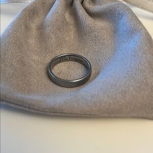 Like new simple Tungsten Ring